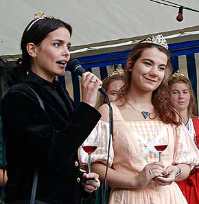 Weinkniginnen aus dem Rheingau 1999, Foto 70,  1999, WHO