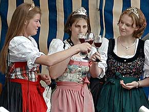 Weinköniginnen aus dem Rheingau 1999, Foto 55, © 1999, WHO